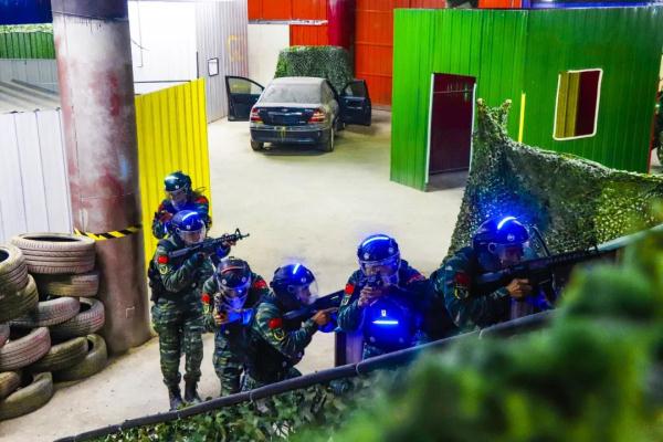 酷图来袭!直击特战队员模拟电子对抗 酷图来袭!直击特战队员模拟电子对抗