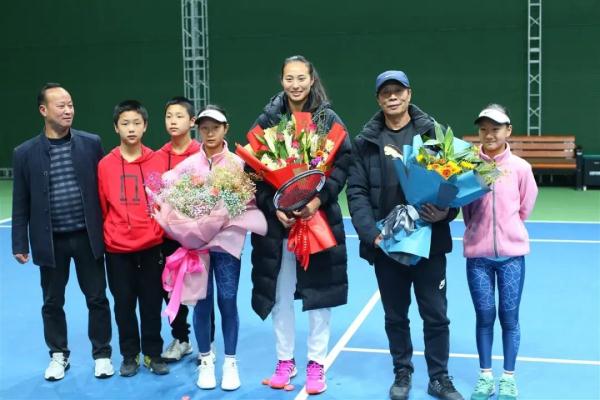 全网沸腾！她击败前世界冠军后又赢一人！