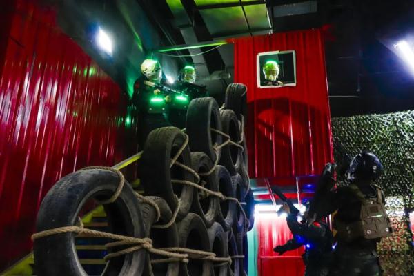 酷图来袭!直击特战队员模拟电子对抗 酷图来袭!直击特战队员模拟电子对抗