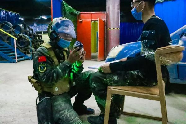酷图来袭!直击特战队员模拟电子对抗 酷图来袭!直击特战队员模拟电子对抗