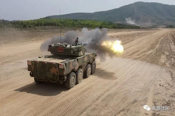 突击车、步战车狂飙突进，火力全开！