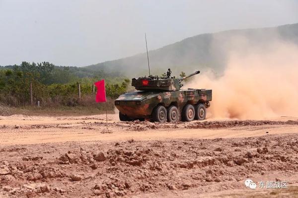 突击车、步战车狂飙突进，火力全开！