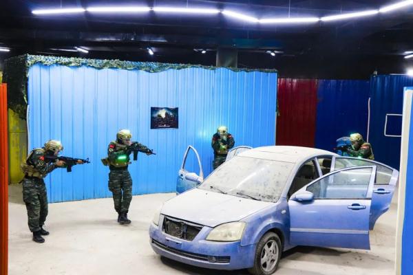 酷图来袭!直击特战队员模拟电子对抗 酷图来袭!直击特战队员模拟电子对抗