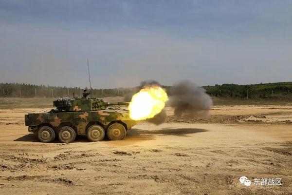 突击车、步战车狂飙突进，火力全开！