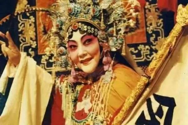 今早，这位巨星走了.....