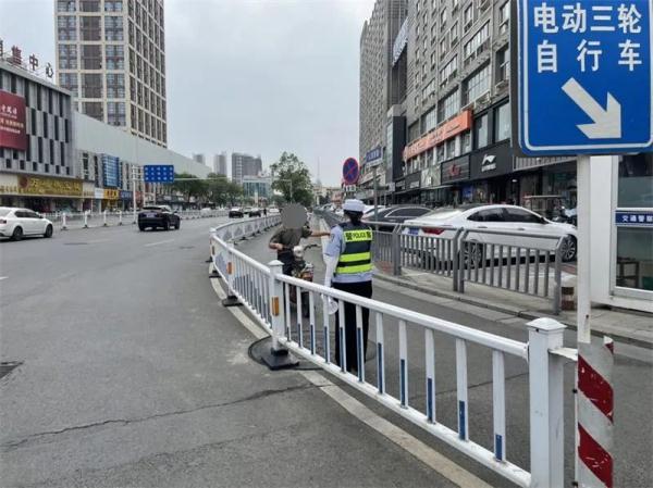 漯河：刹车失灵、蛇形走位出事故，负全责！