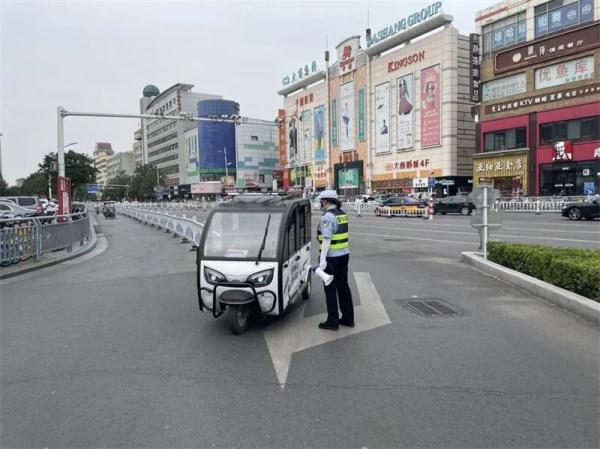 漯河：刹车失灵、蛇形走位出事故，负全责！