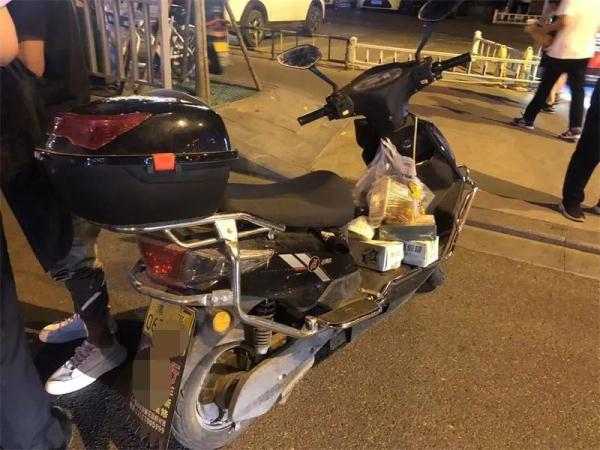 漯河：刹车失灵、蛇形走位出事故，负全责！