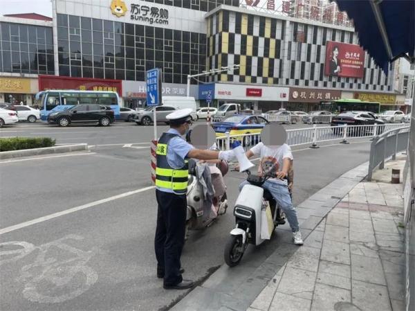 漯河：刹车失灵、蛇形走位出事故，负全责！