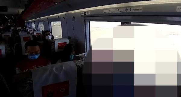 齐齐哈尔一女孩离家出走，乘坐高铁……