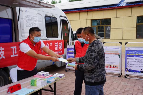 乌兰浩特:“三下乡”温暖百姓心窝 乌兰浩特:“三下乡”温暖百姓心窝