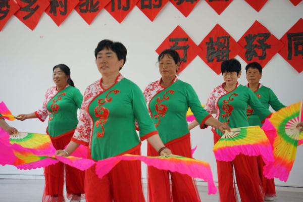 乌兰浩特:“三下乡”温暖百姓心窝 乌兰浩特:“三下乡”温暖百姓心窝