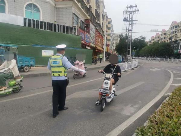 漯河：刹车失灵、蛇形走位出事故，负全责！