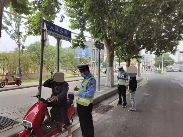 漯河：刹车失灵、蛇形走位出事故，负全责！