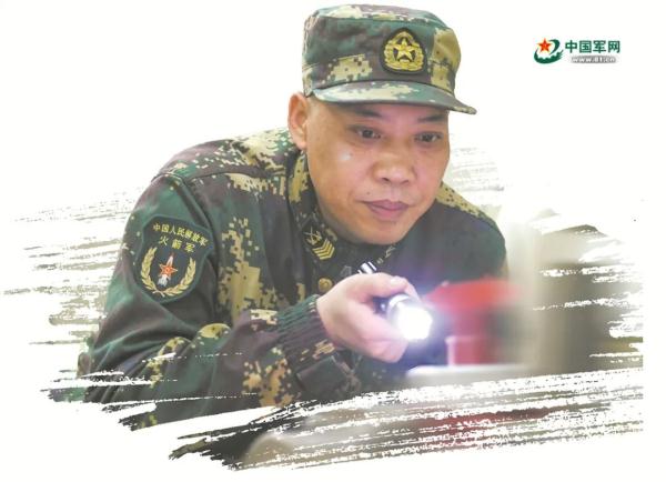 4名火箭军一级军士长告别军营前,这些细节太动人! 4名火箭军一级军士长告别军营前,这些细节太动人!