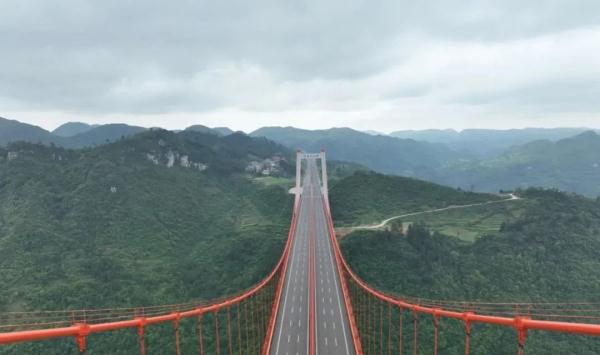 今天,贵阳至黄平高速全线通车 今天,贵阳至黄平高速全线通车