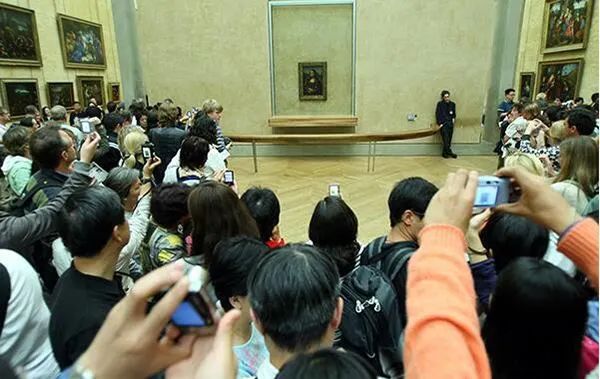 突发！达·芬奇名画《蒙娜丽莎》被人抹了蛋糕
