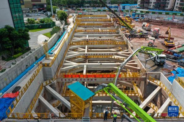 广州：地铁10号线滨江东路站开始浇筑底板