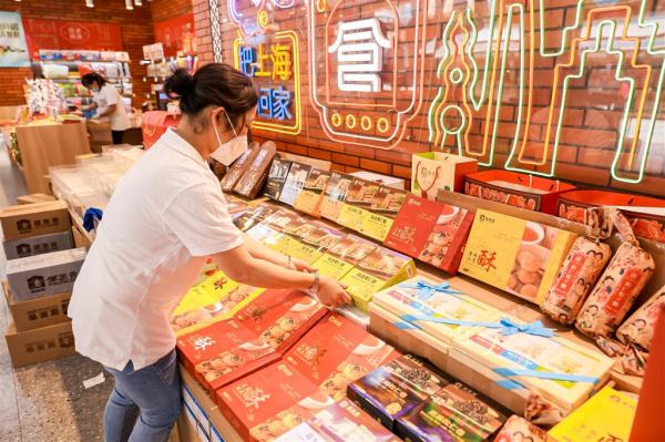 热腾腾的灌汤包、鲜肉小笼！豫园今起全面复工：老字号餐饮外卖窗口最为热闹