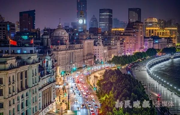 今天凌晨，上海堵车了！