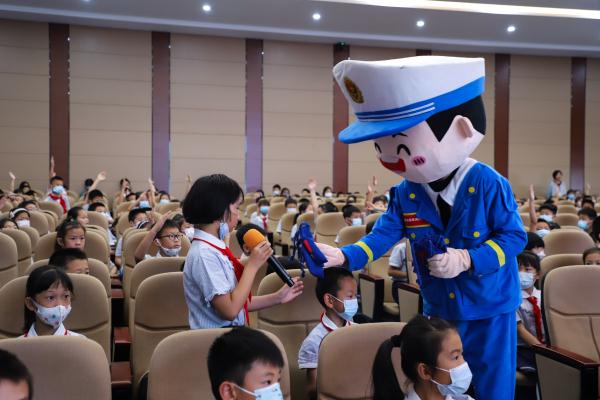 全国多地开展丰富多彩活动庆“六一”