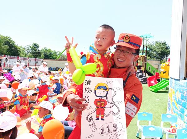全国多地开展丰富多彩活动庆“六一”