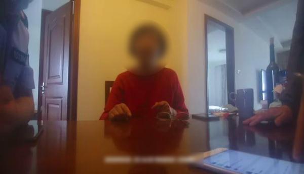 “警察”威胁老人不要接这个号码！原来是TA