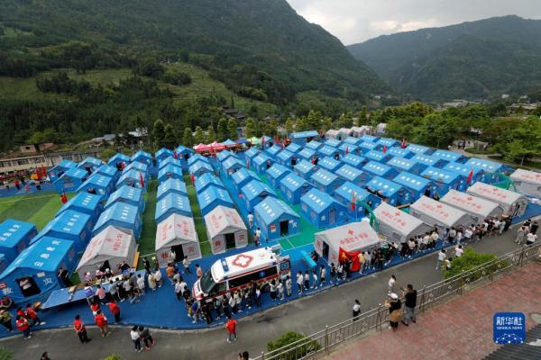 四川雅安地震救援平穩有序