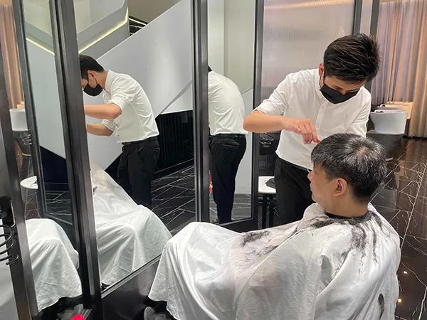 逛外滩、见Tony老师、点外卖……我们正在找回如常的上海，创造更好的上海