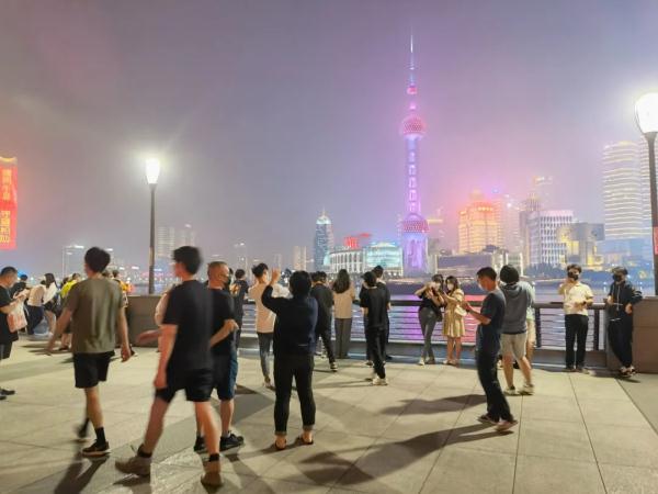 逛外滩、见Tony老师、点外卖……我们正在找回如常的上海，创造更好的上海