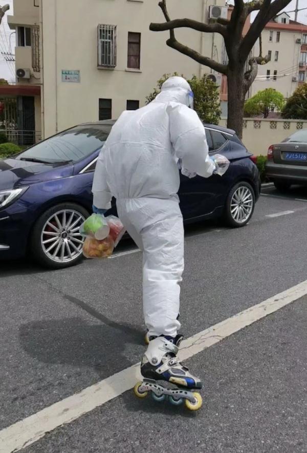 从浦西到浦东，78天后，脚踩轮滑的大白回家了