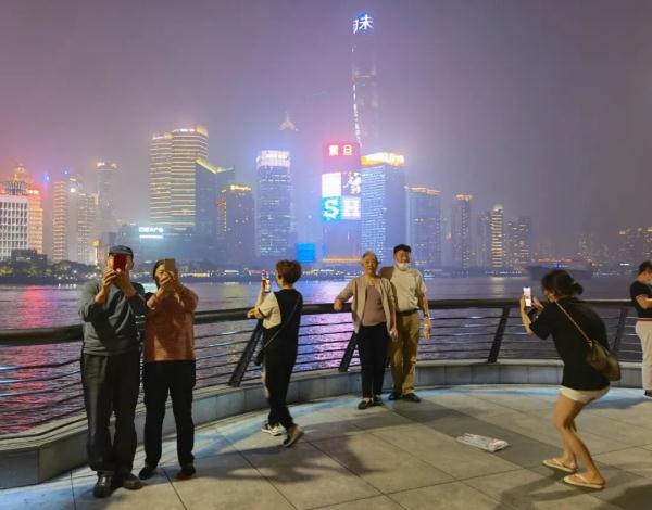 逛外滩、见Tony老师、点外卖……我们正在找回如常的上海，创造更好的上海