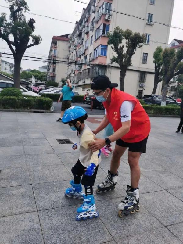 从浦西到浦东，78天后，脚踩轮滑的大白回家了