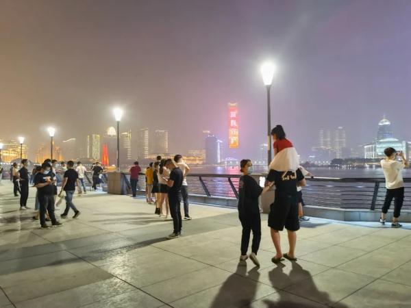 逛外滩、见Tony老师、点外卖……我们正在找回如常的上海，创造更好的上海