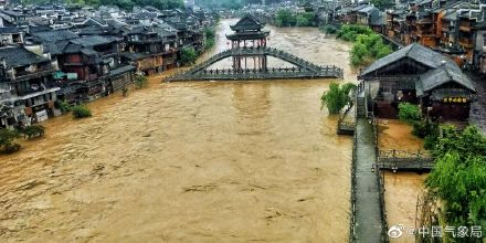 凤凰古城遇特大暴雨 凤凰古城遇特大暴雨