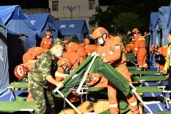 震后15小时，雅安芦山6.1级地震最新消息汇总！