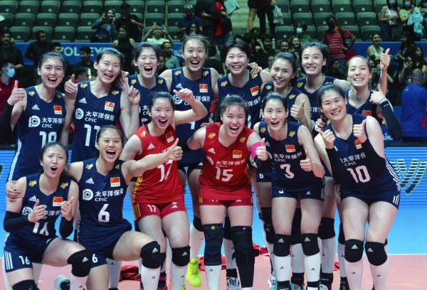 中国女排战胜荷兰队 取得世联赛首胜