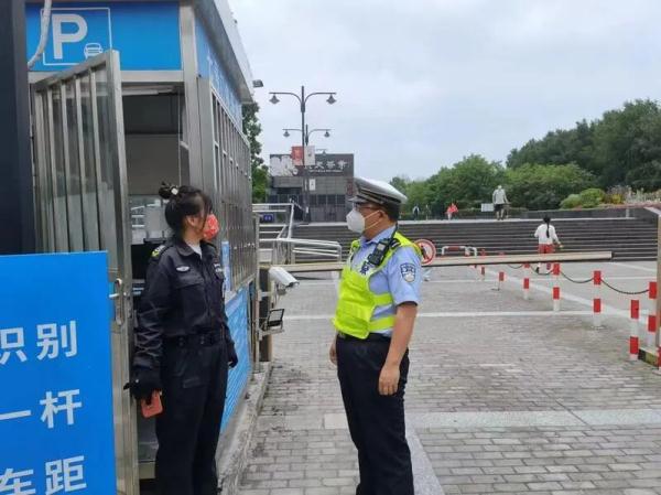 上海一公园紧急公告：未预约者不要前往！警方提示：这些地方可能出现“报复性”客流→