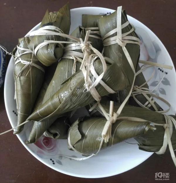 杭州姑娘吃两个粽子吐了一晚上! 吃粽子一个细节千万注意......
