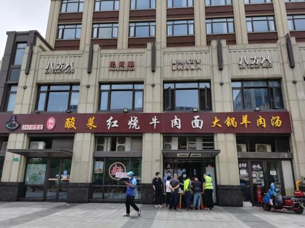 上海餐饮复工后，都是积压库存，东西不能吃？后厨不能看？调查发现…