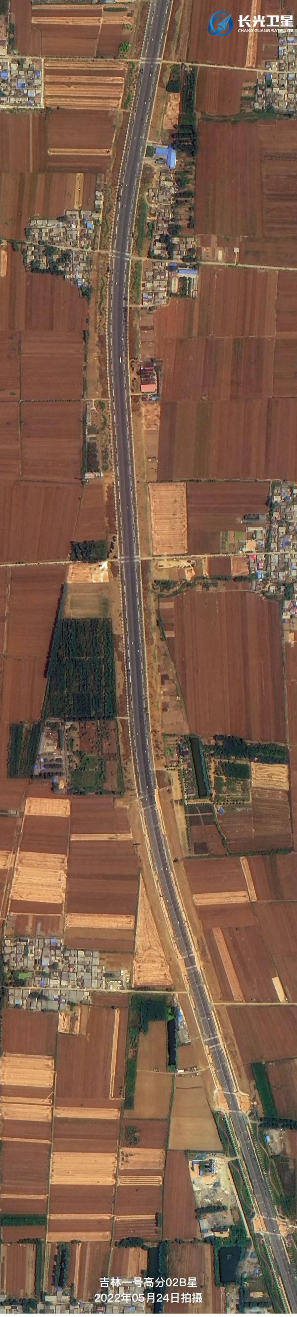 壮观！卫星目击：中国麦田绘出丰收画卷