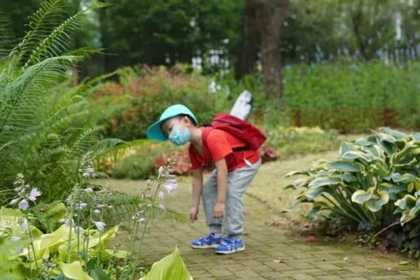 复工后首个小长假,上海公园成“顶流”,多个热门街区实行客流管控! 复工后首个小长假,上海公园成“顶流”,多个热门街区实行客流管控!