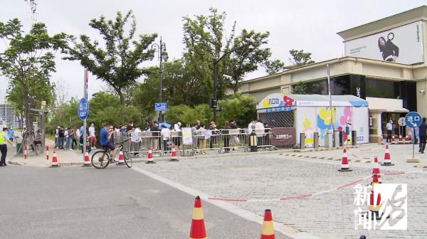 复工后首个小长假,上海公园成“顶流”,多个热门街区实行客流管控! 复工后首个小长假,上海公园成“顶流”,多个热门街区实行客流管控!