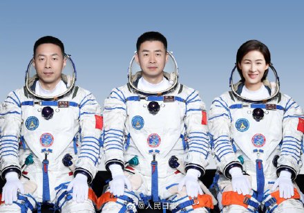 神舟十四号航天员乘组名单公布！