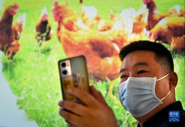 新华全媒+｜疫情考验下，看这家小店如何重焕新生