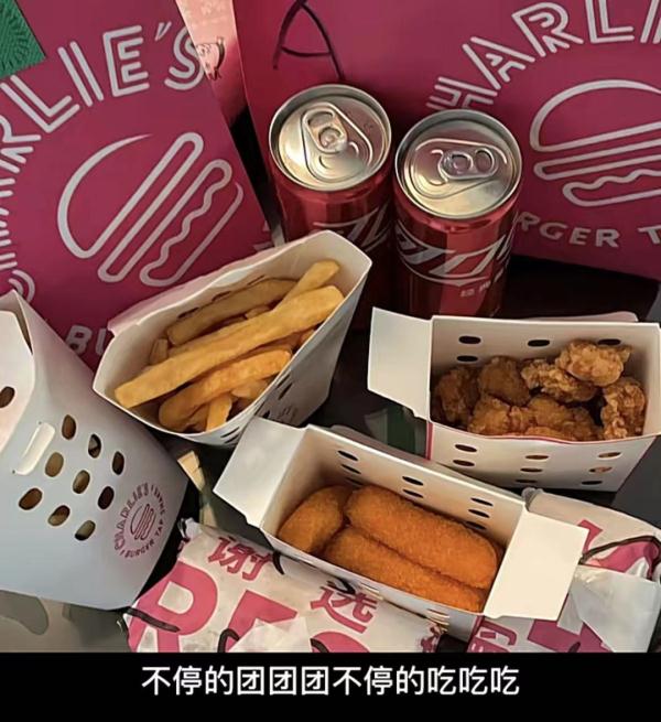 连吃70天泡面+可乐!上海帅哥体重飙升37斤!疫情中你胖了吗? 连吃70天泡面+可乐!上海帅哥体重飙升37斤!疫情中你胖了吗?