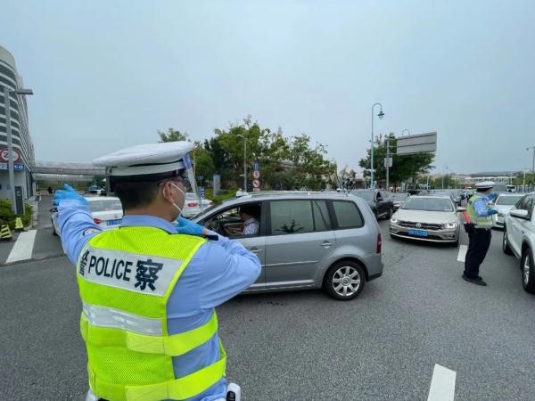 上海海昌海洋公园今起免费开放8天！多座公园游客量过万