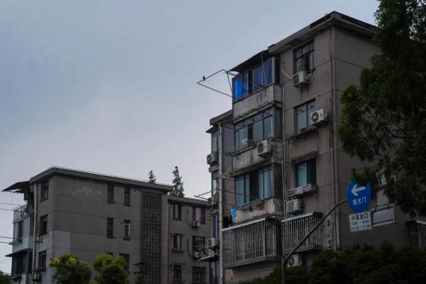 漫长春天里,上海一个社区8000多人的悲与喜… 漫长春天里,上海一个社区8000多人的悲与喜…