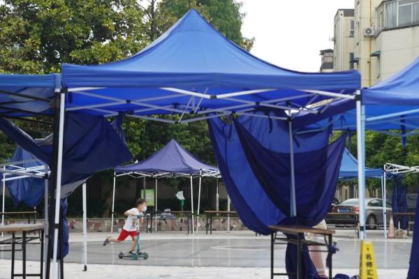 漫长春天里,上海一个社区8000多人的悲与喜… 漫长春天里,上海一个社区8000多人的悲与喜…