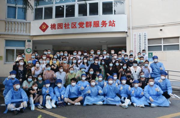 漫长春天里,上海一个社区8000多人的悲与喜… 漫长春天里,上海一个社区8000多人的悲与喜…